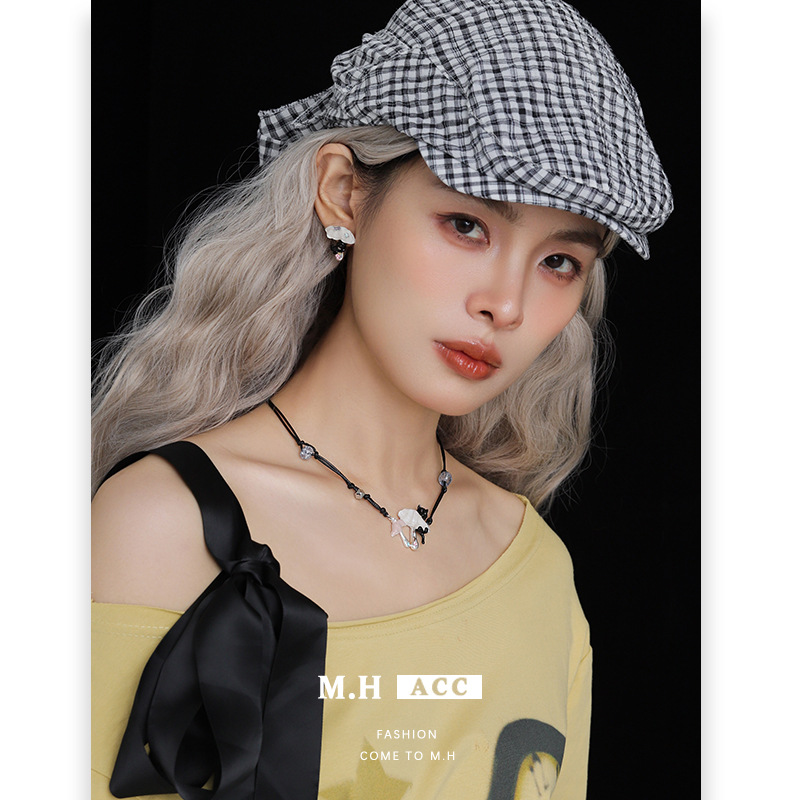 Fun cartoon cute cloud cat earrings for women, fashionable and individual, versatile, sweet and cool style, high-end earring Specification image