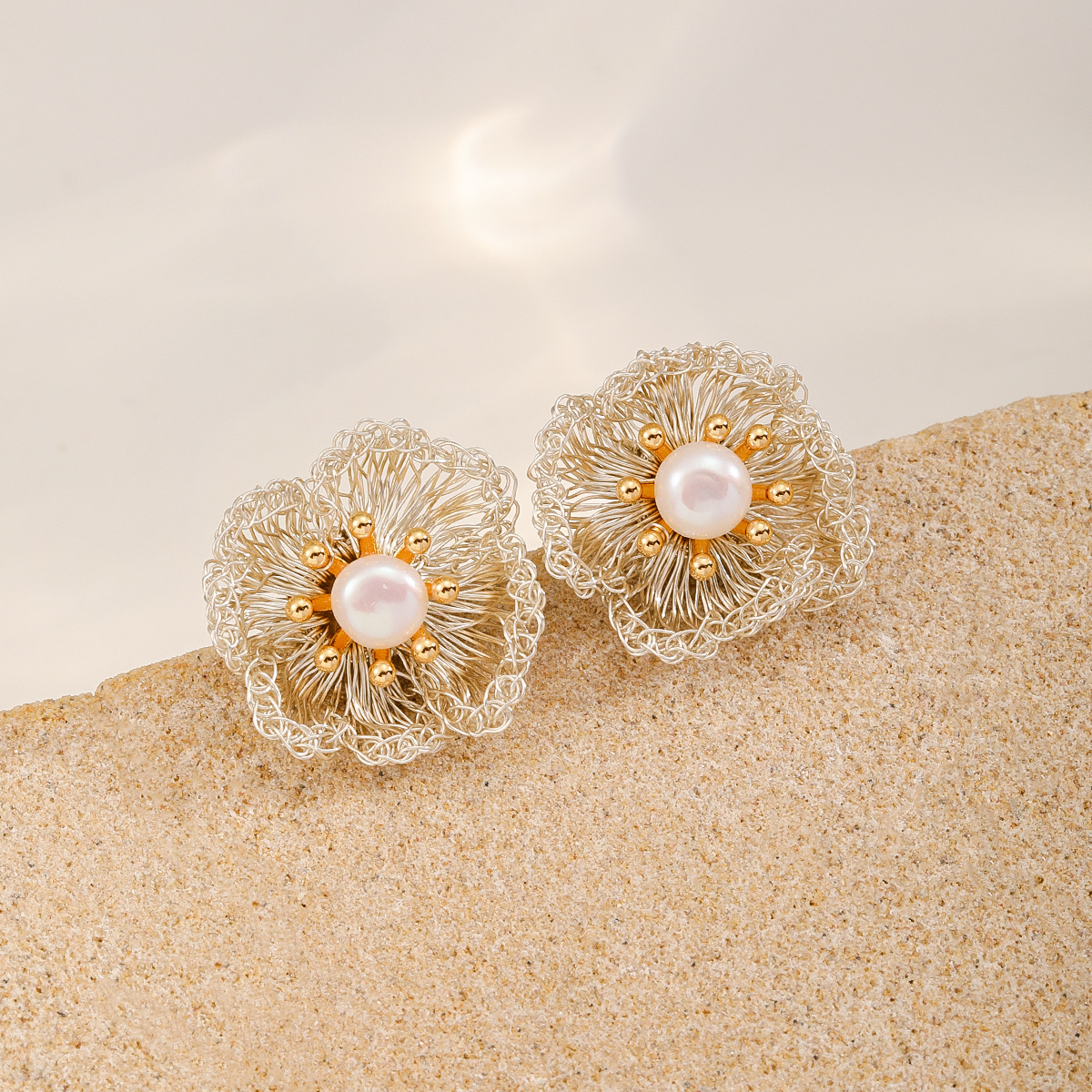 Nasha Cross-border flower earrings, hand-woven earrings, versatile daily earrings, niche and high-end style, high-end stud earrings for women Specification image