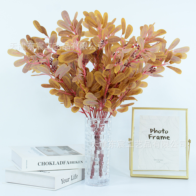Artificial green plants and jujube leaves are bundled to create hotel landscape designs, wedding scene arrangements, flower boxes, and flower forest-themed flower wall flower arrangements Application Scenario