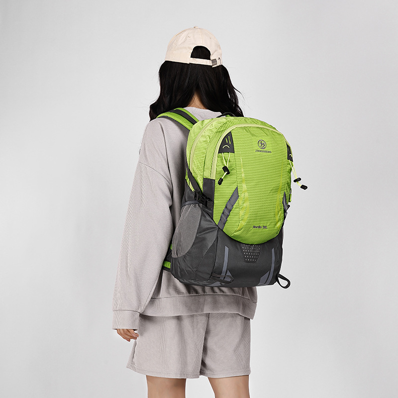 The new men's backpack for hiking in 2025, with large capacity and contrasting colors, is fashionable for outdoor travel and cross-border trade Specification image