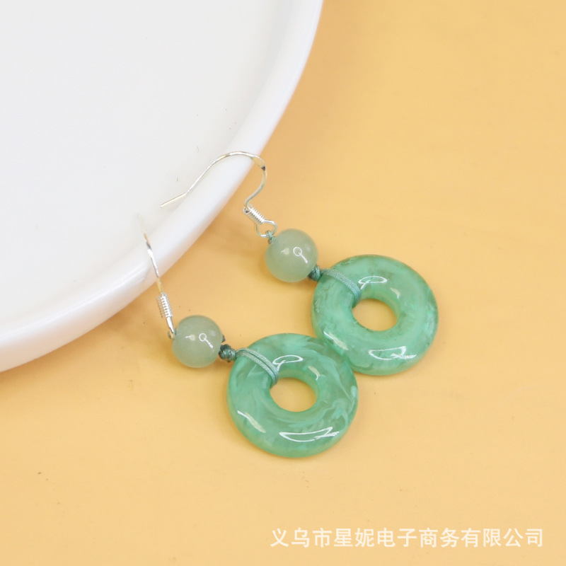 Fashionable zircon earrings, earrings and accessories wholesale, simple earrings, versatile earrings and accessories for women's charm, trendy styles Application Scenario