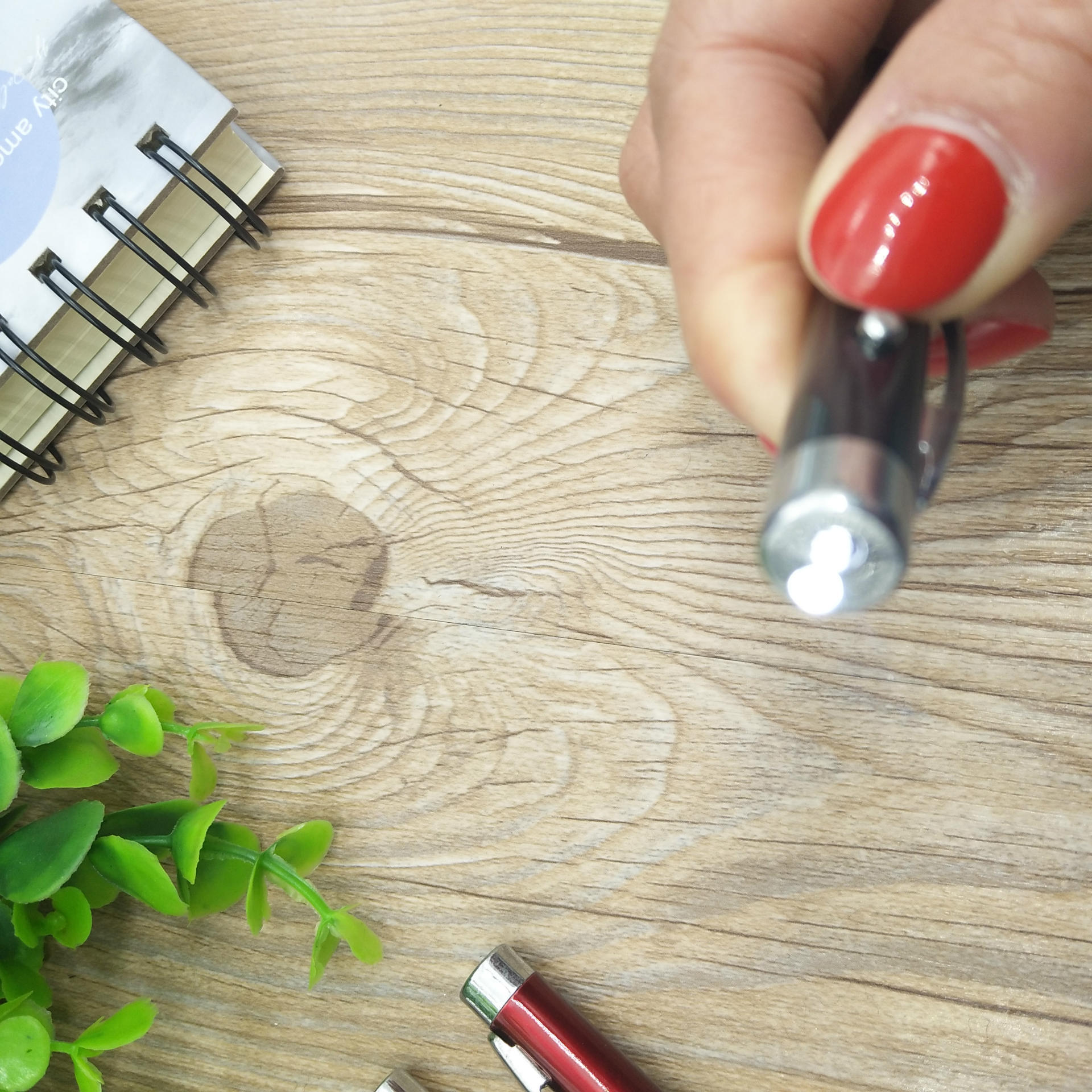Electronic laser pen, lamp pen and ballpoint pen three-in-one in stock Application Scenario
