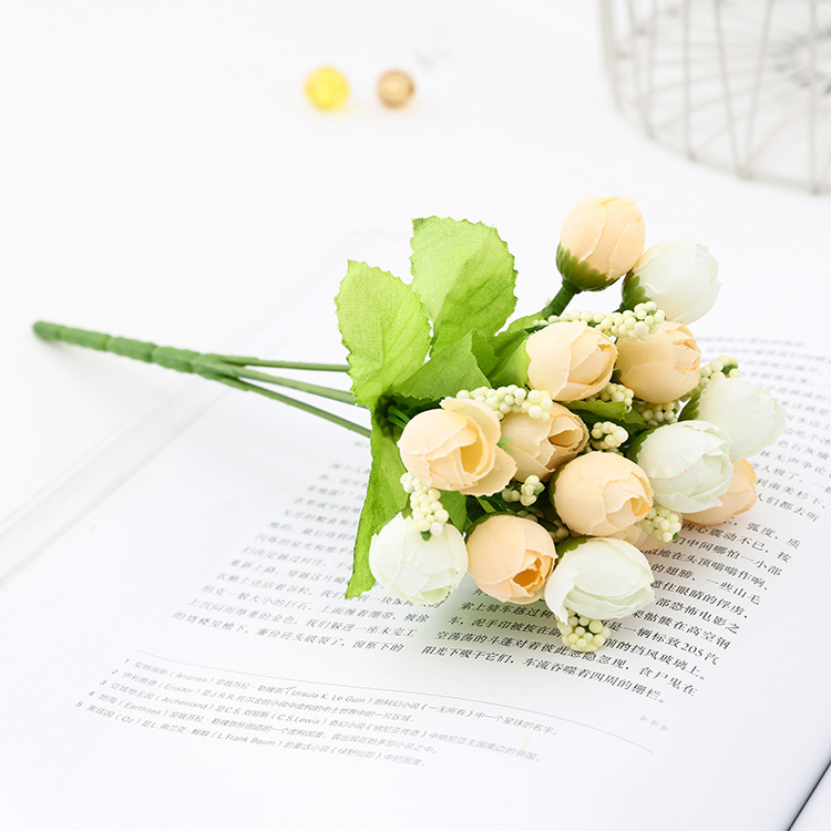 Duofu is a powerful merchant specializing in the wholesale of artificial flowers, star buds, thumb roses, artificial flowers, plastic flowers, home decoration and floral art Application Scenario