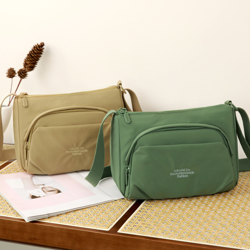 Large-capacity dumpling bag, lightweight travel crossbody bag, small square bag, multi-layer women's crossbody bag details Picture