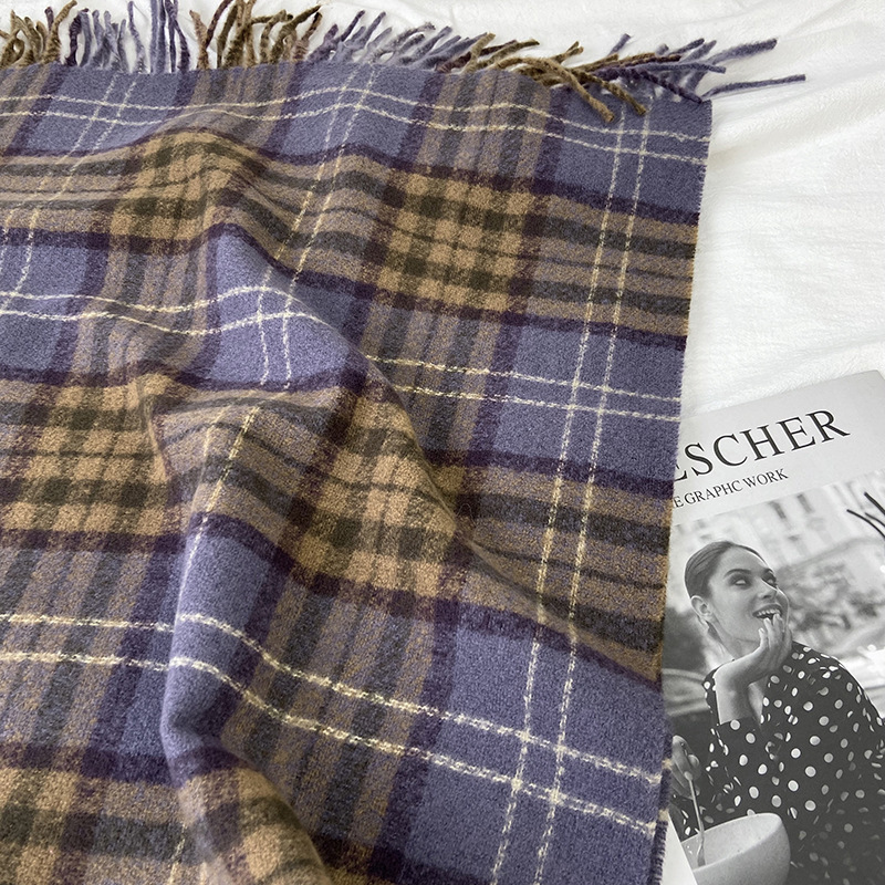 A new thickened and warm fringed shawl for women's winter 2025, faux cashmere, retro and versatile, student and couple scarves, wholesale from street stalls Application Scenario