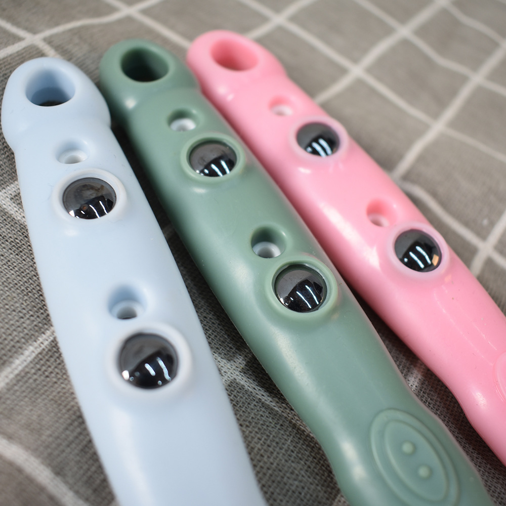 The palm gua sha board is comfortable to hold, with a convex surface for gua sha and full-body gua sha. It is convenient and made of environmentally friendly silicone Specification image