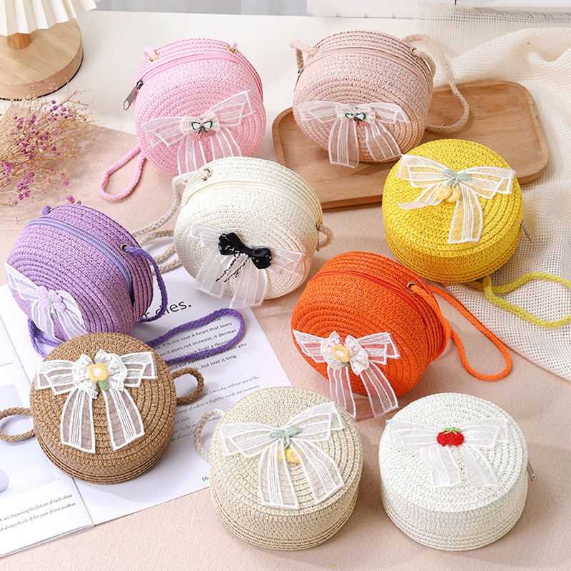 Seaside beach straw bag woven bag 2025 New style bow straw woven children's bag, cute crossbody small bag for girls, summer details Picture