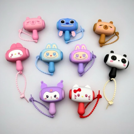Silicone Sanrio hammer keychain pendant that makes sound when shaken. Cute cartoon and stress-relieving schoolbag doll pendant Silicone Sanrio hammer keychain pendant that makes sound when shaken. Cute cartoon and stress-relieving schoolbag doll pendant