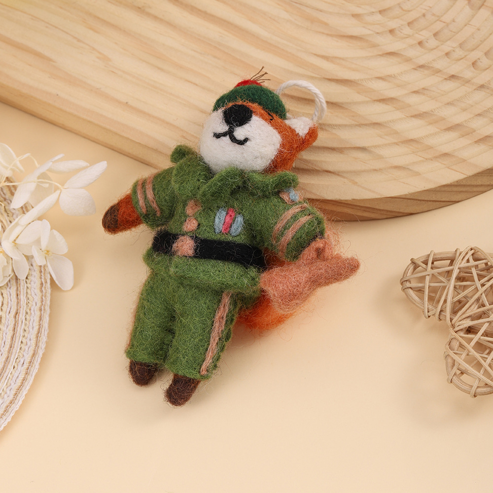 Fox General handmade wool felt pendant, high appearance level three-dimensional doll pendant, niche bag pendant, cartoon pendant Application Scenario