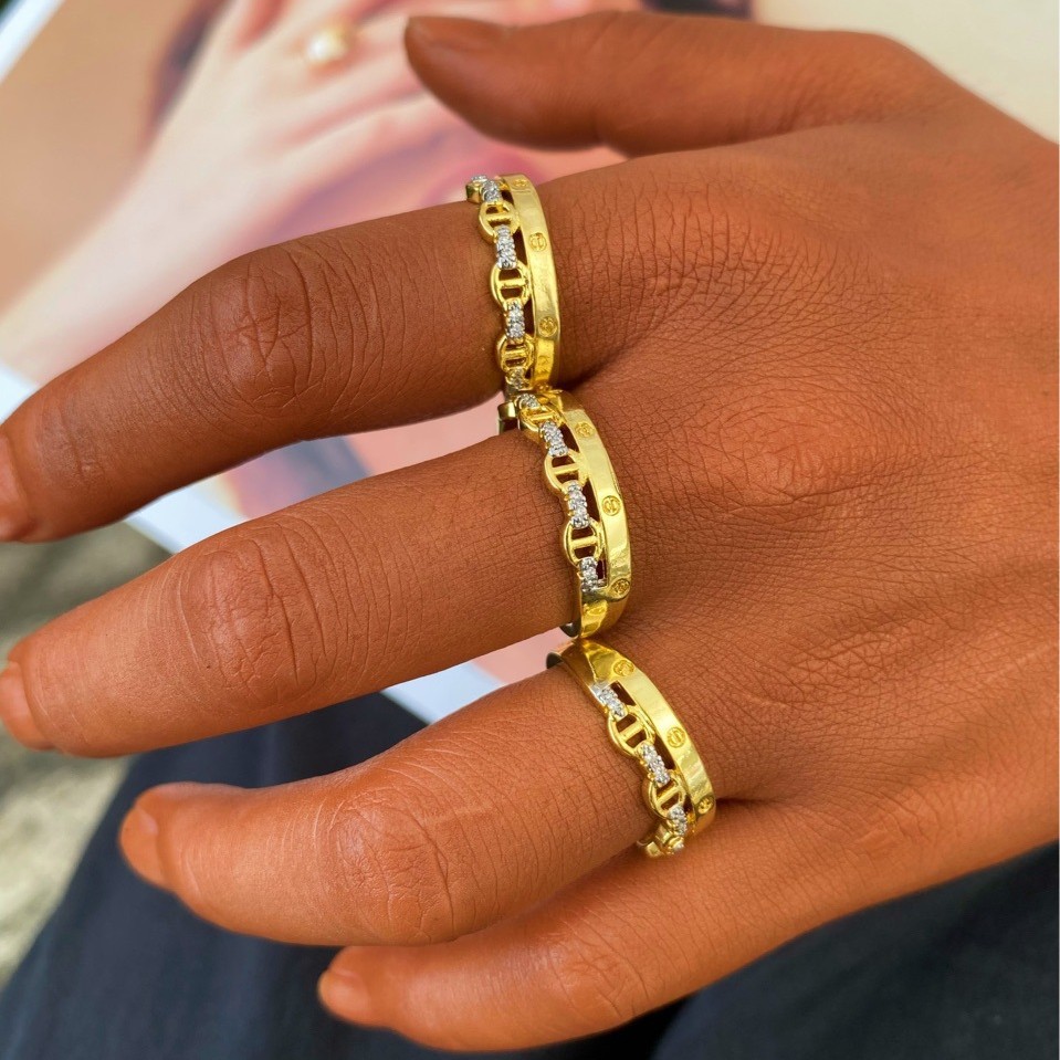 Direct sales from the manufacturer of the popular cross-border fashion hollowed-out diamond-encrusted snap-on pig nose ring and bracelet set for women details Picture