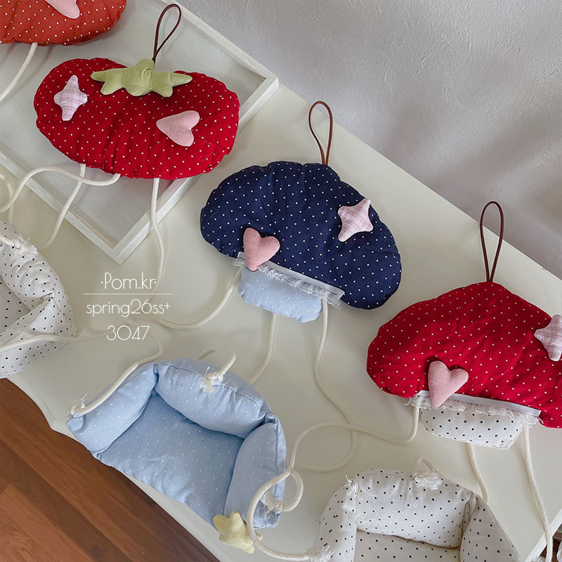 New Korean-style cloud mushroom sofa pendant, fabric handcrafted hair clip, storage great item, children's room decoration pendant Application Scenario