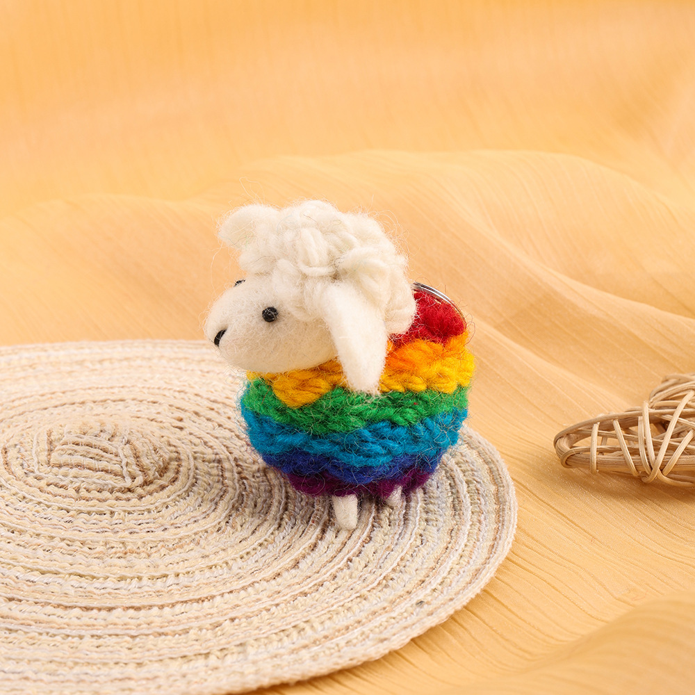 小羊创意羊毛毡挂件高颜值立体玩偶挂饰小众包包挂饰可爱挂件批发