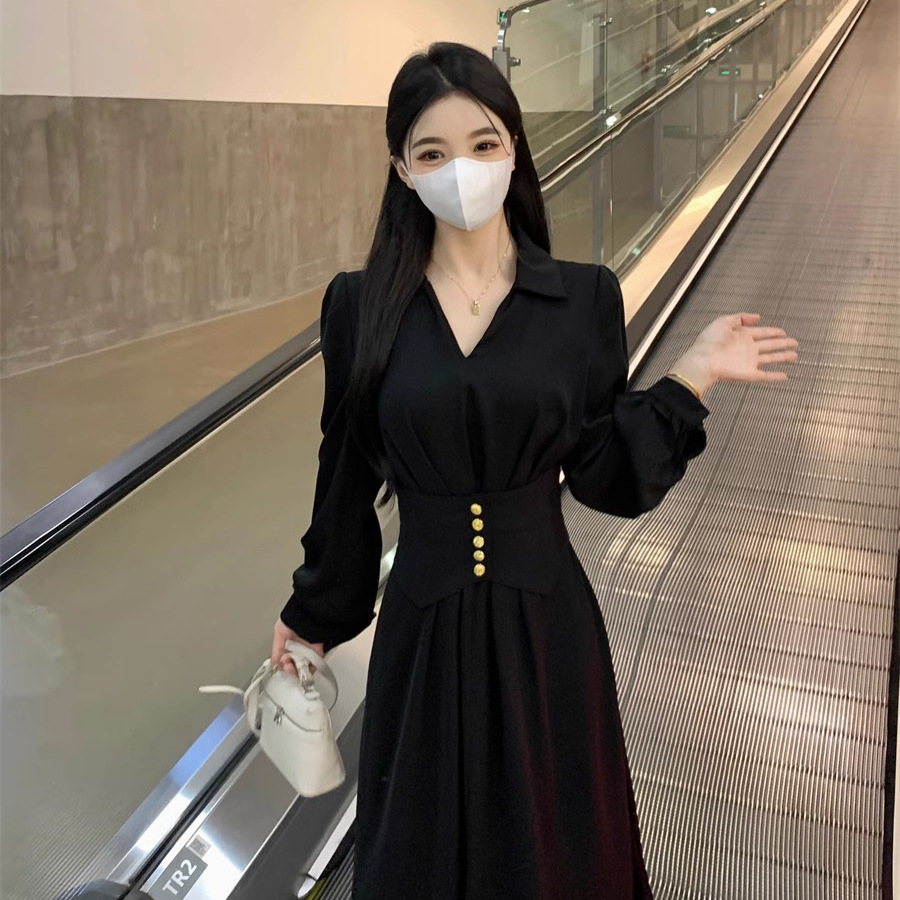 Autumn and winter light luxury French V-neck style, large-sized casual, waist-cinching and slimming, high-waisted women's clothing, slightly plump, popular online dress Application Scenario