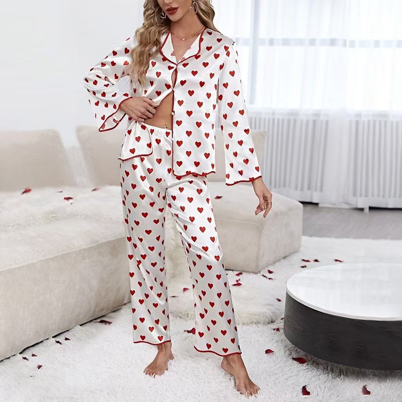 This is a new type of thin, heart-shaped printed pajama, long pants and long-sleeved set for women's home wear from Europe and America. It can be worn outside Application Scenario