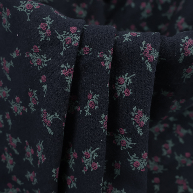 现货全棉染底印花面料铁线莲碎花布女装衬衫半身裙荷叶边衬衫面料