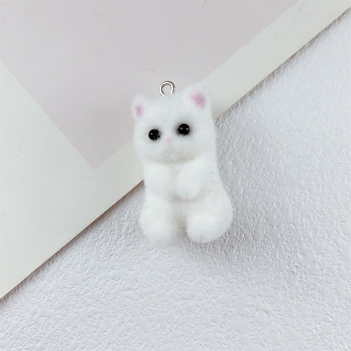 Resin flocking three-dimensional cartoon cute colorful kitten animal pendant DIY handcrafted accessory material Application Scenario