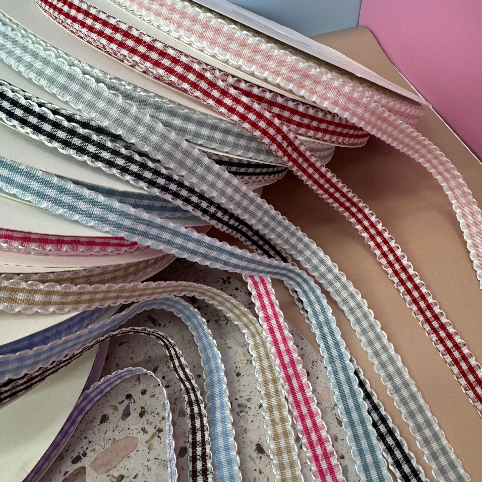 Black fungus edge checkered tape 1-4 cm wide wavy macaron colorful woven tape for cake baking DIY colorful checkered tape Specification image