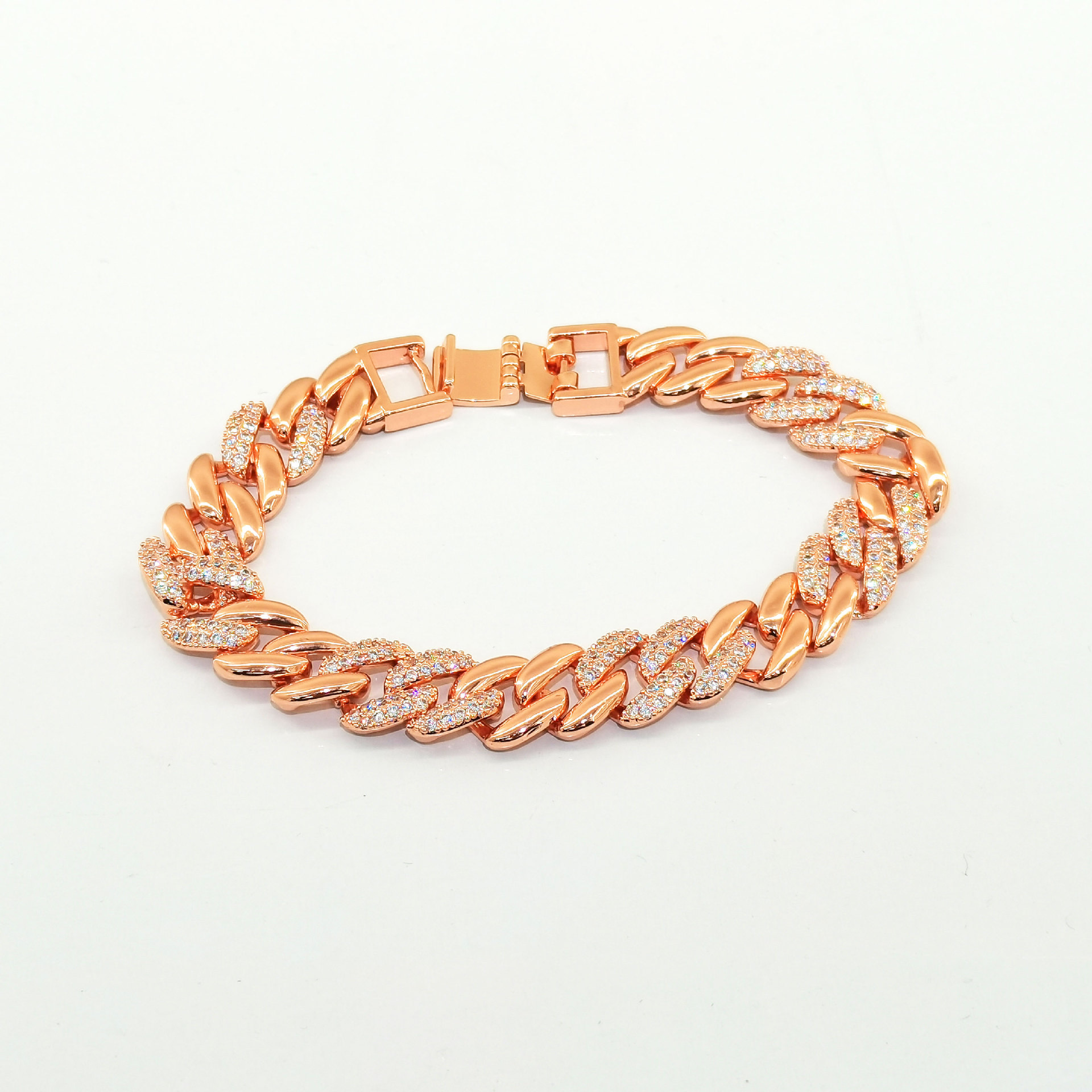 European and American men's HIPHOP bracelets, Cuban diamond-encrusted copper gold-plated artificial bracelets, cross-border hip-hop accessories Specification image