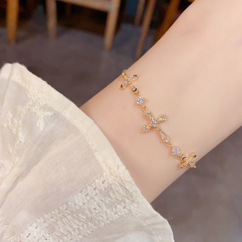French light luxury, fashionable, retro diamond-encrusted cross bracelet, pull-out style, elegant, individual, simple and high-end jewelry details Picture