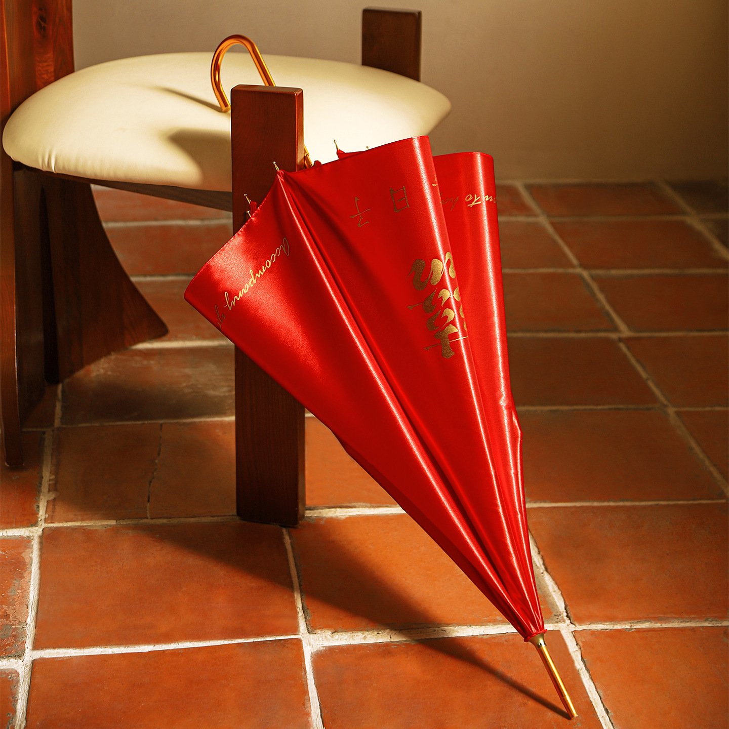 Chinese-style wedding umbrellas, bride umbrellas, high-end wedding dowry, Chinese-style wedding red umbrellas, wedding supplies, red umbrellas for picking up the bride and wedding Specification image
