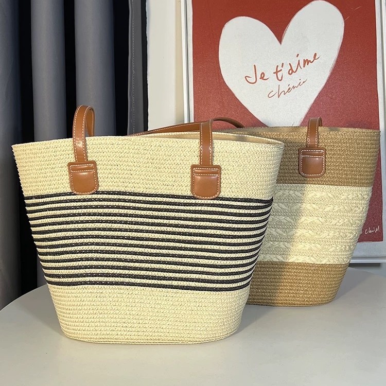National Trend 2025 New seaside woven bag, beach straw woven bag, single-shoulder French country vacation style, large capacity, women's summer Application Scenario