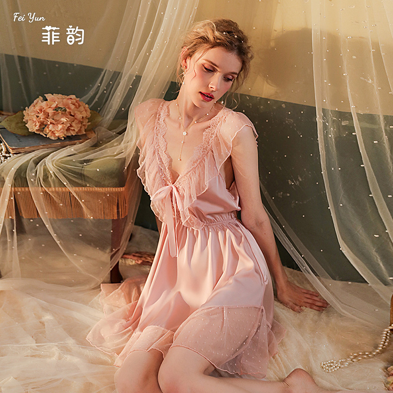 Sexy lace nightgown, silk princess-style halter dress, summer women's ice silk private pajama, backless outerwear 352 Application Scenario