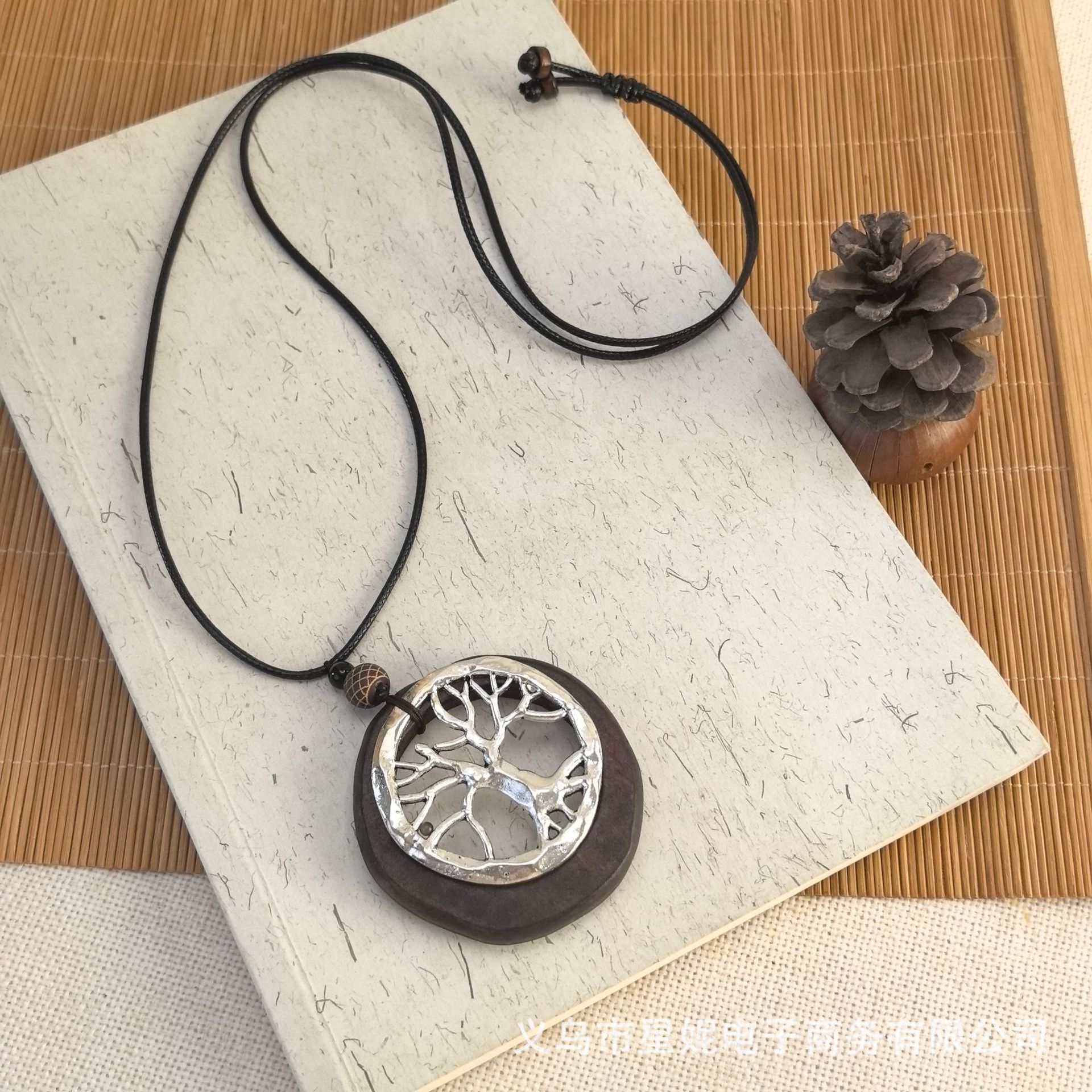 New foreign trade sandalwood alloy ring, retro leather rope, sweater chain, cotton and linen clothing pendant, long women's necklace