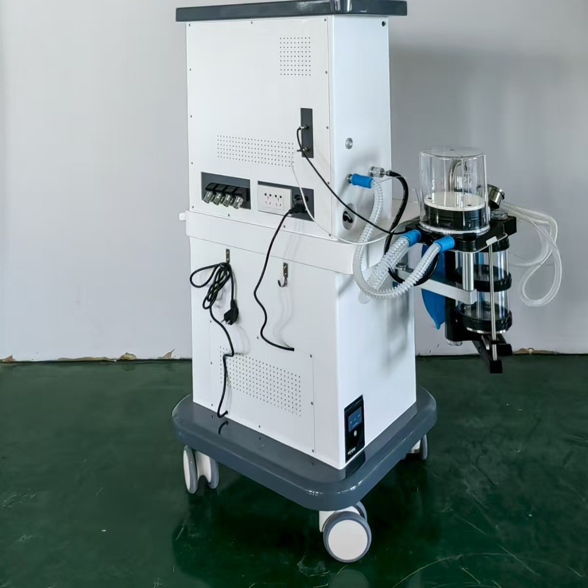 Cross-border exclusive supply Model-50 medical portable double-tank surgical anesthesia machine for export Application Scenario