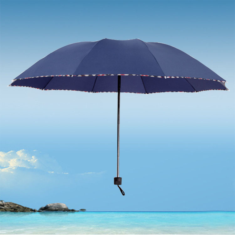 The 30% off edge gift advertising umbrella is thickened and enlarged with 10 strands of impact-resistant fabric. It can be used as a LOGO sun protection umbrella Application Scenario