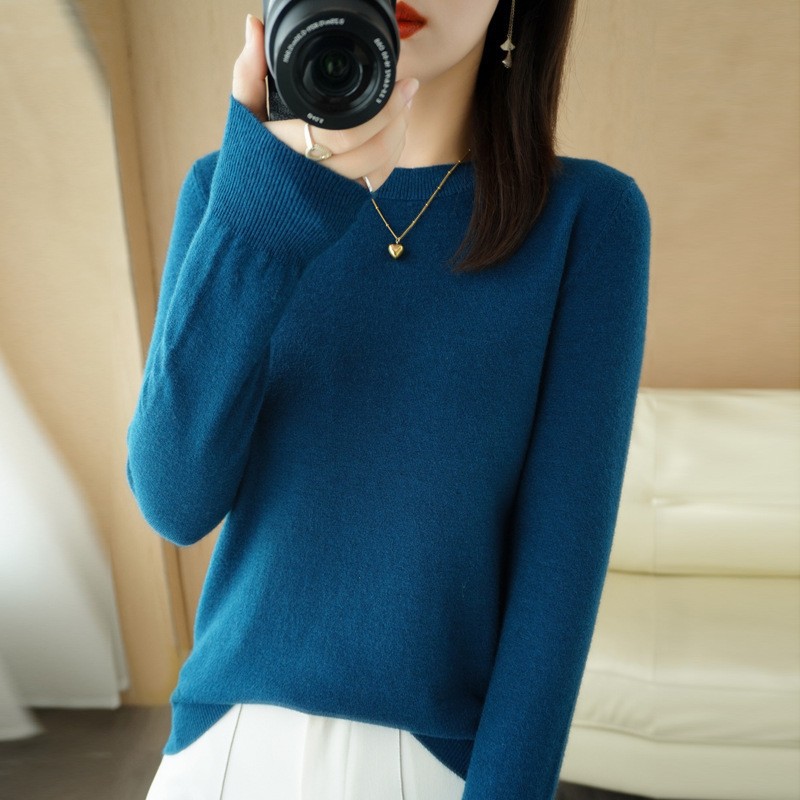 Autumn 2025 Women's Wear: Spring and Autumn sweaters, women's knitted sweaters, winter round-neck slimming sweaters, short pullover base layer Application Scenario