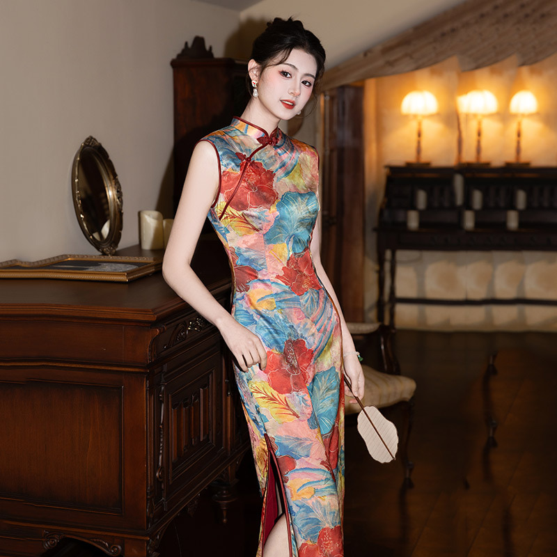 A new Chinese-style Suzhou long cheongsam with a traditional Chinese style and a style of the Republic of China era, improved for young women with a high-end feel, summer with a fragrant cloud gauze Application Scenario
