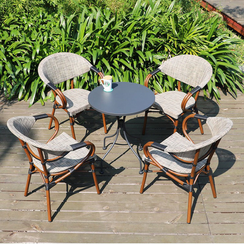 户外实木桌椅实物图