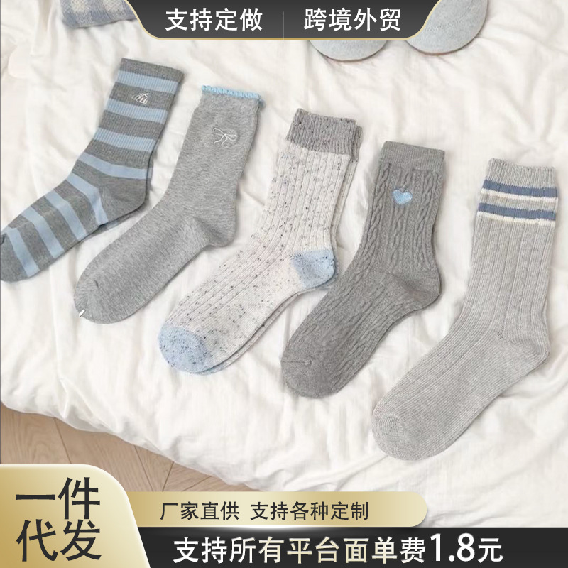 春夏新款袜灰色系列超百搭女袜简约风棉袜保暖舒适中筒时尚推推袜