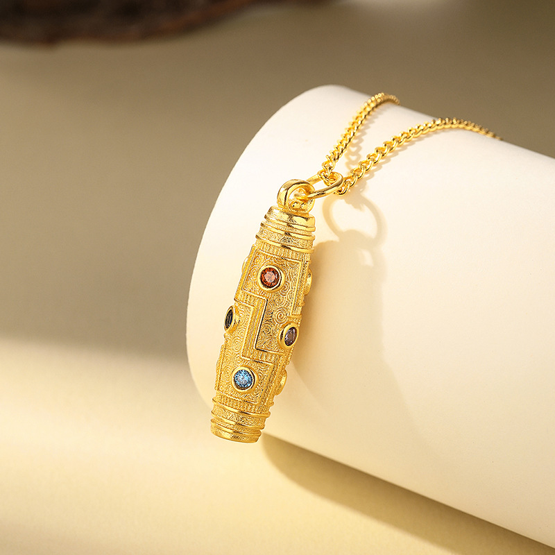 Copper gold-plated multi-fortune nine-eye sky pearl necklace, diamond-encrusted retro pendant, unique ethnic style collarbone chain, artistic and retro style Application Scenario