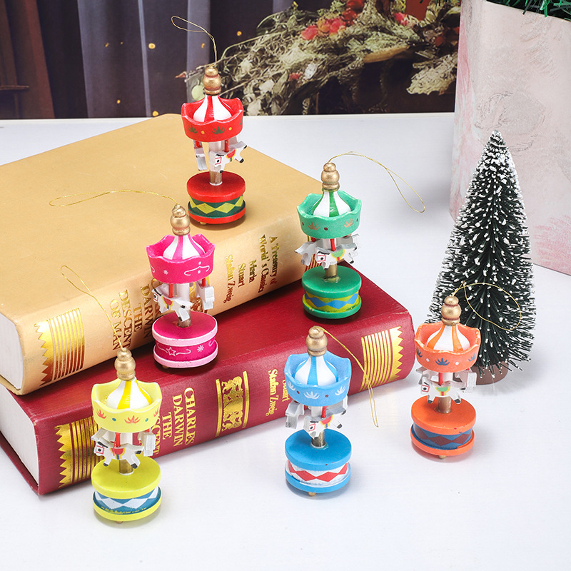 创意木制旋转小木马圣诞节装饰品小挂件家居装饰品木制彩色凉亭