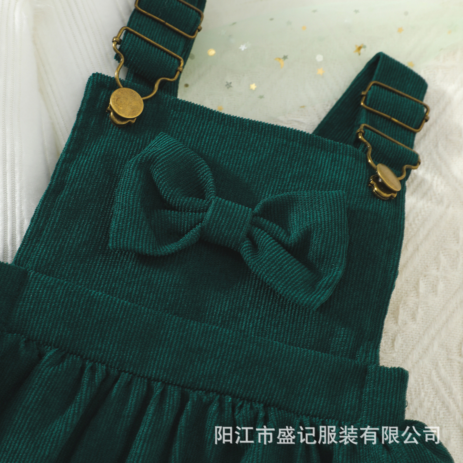 【 New Style 】 Amazon Temu Children's Clothing Christmas T-shirt and Halter Dress Set for cross-border e-commerce Application Scenario