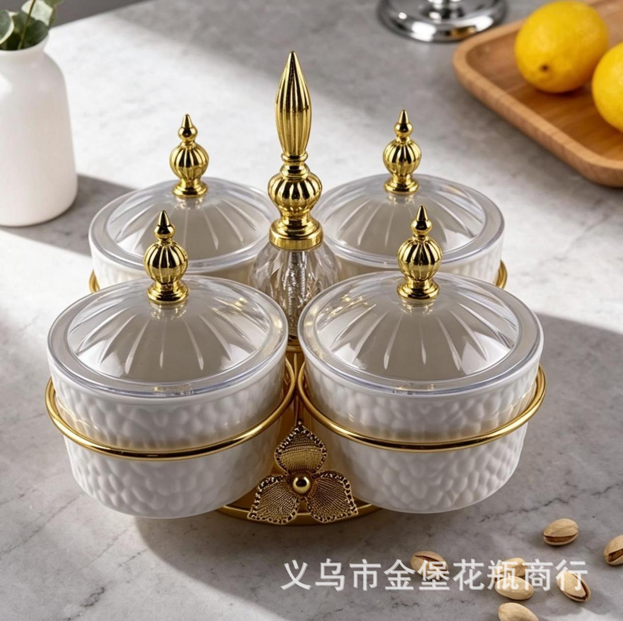 European-style gilded ironwork rotating fruit plate with sealed lid, ceramic snack can, wedding and hospitality multi-compartment snack and fruit box