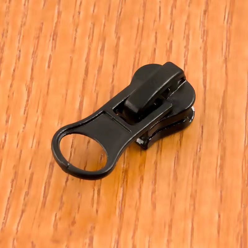 No. 5 plastic resin zipper pull for security checks, clothing and luggage, lockless, painted black pull pull source factory Application Scenario