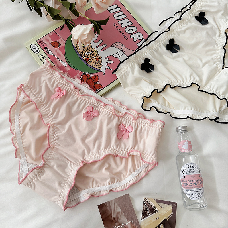 The new autumn collection of girls' underwear features pure cotton antibacterial crotch, sweet bow, mid-waist triangular shorts for girls, breathable and snappy Item Picture
