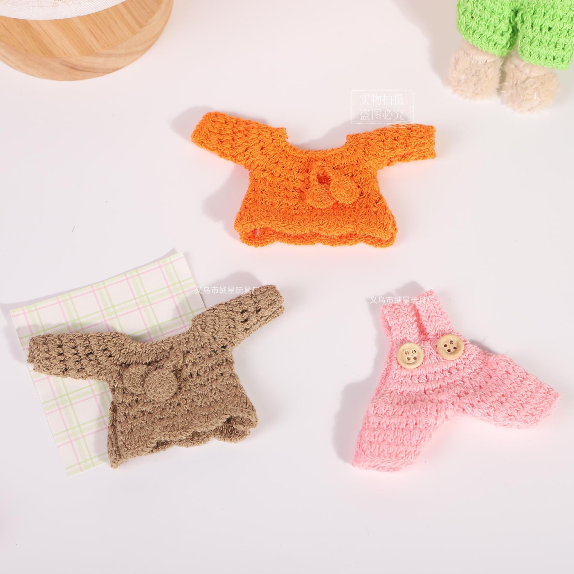 Hot-selling cotton doll clothes, knitted overalls, hand-crocheted Boss dog doll clothing, and creative outfit accessories Application Scenario