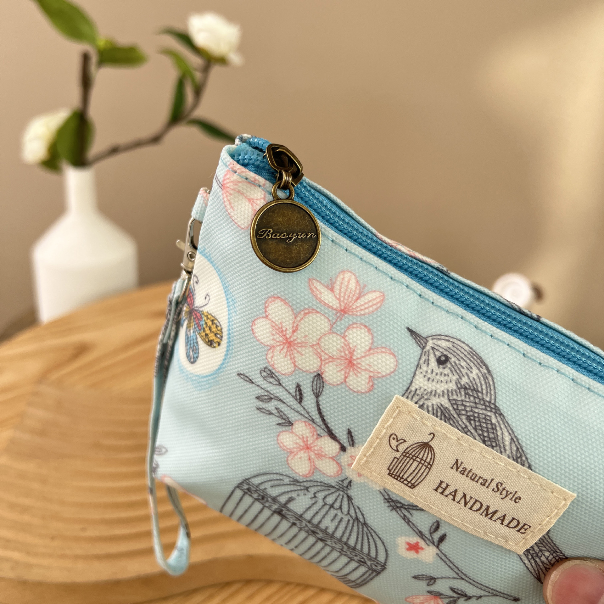 Factory direct sales waterproof fabric cosmetic storage bags with printed patterns for ladies to carry together waterproof travel toiletries Specification image