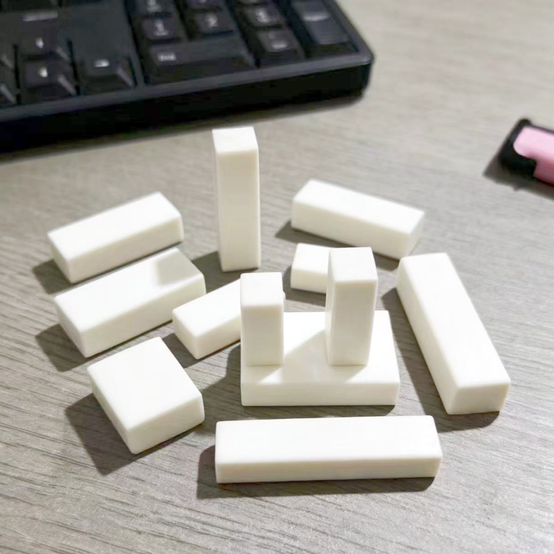Multi-specification student erasers: 4*2*1, white erasers: 5*2*1, long erasers: 3.5*2*1 erasers