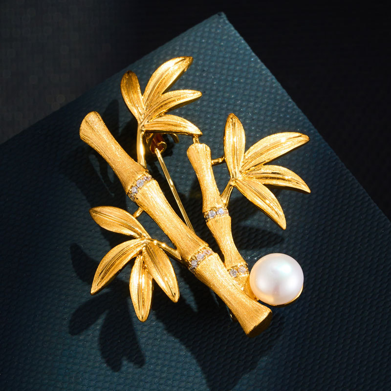 Original design, high-gold bamboo brooch, copper alloy, real gold electroplated, brushed and set with zircon, freshwater pearl brooch