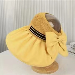 This large brim black rubber sun protection hat is foldable for women. It features an open-top bow to cover the face and imitate ultraviolet rays. It is versatile for outings and vacations details Picture