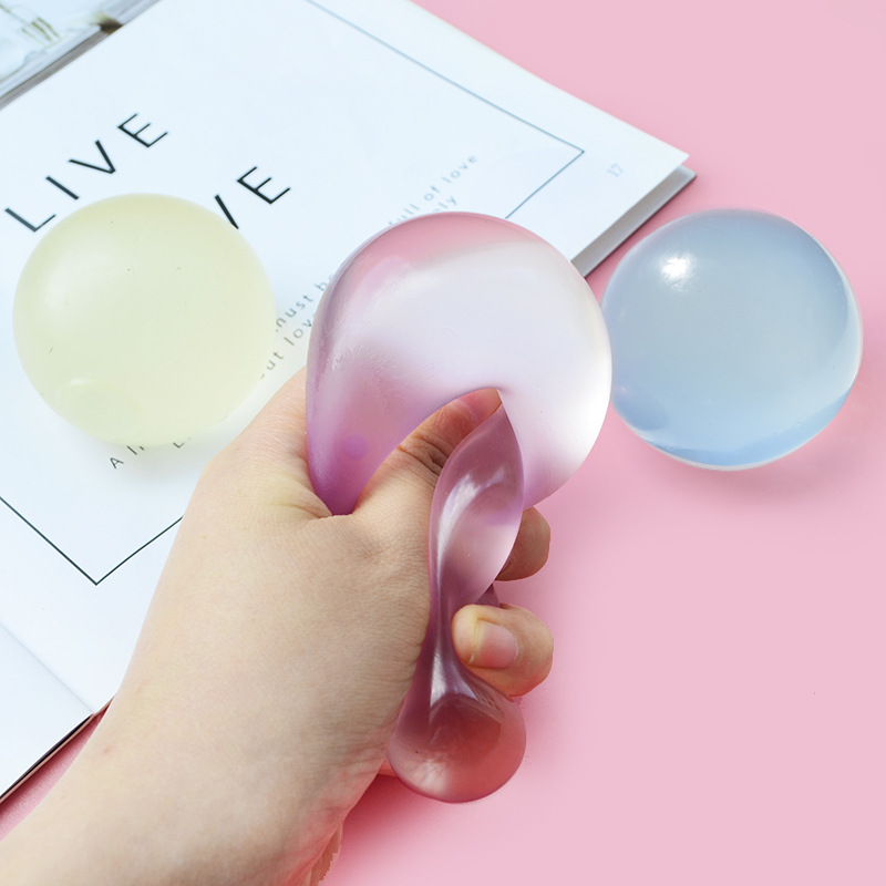 Wholesale of light-sensitive color-changing release stress-relieving balls, maltose slow rebound stress-relieving pinching fun toys, stress-relieving gadgets Application Scenario