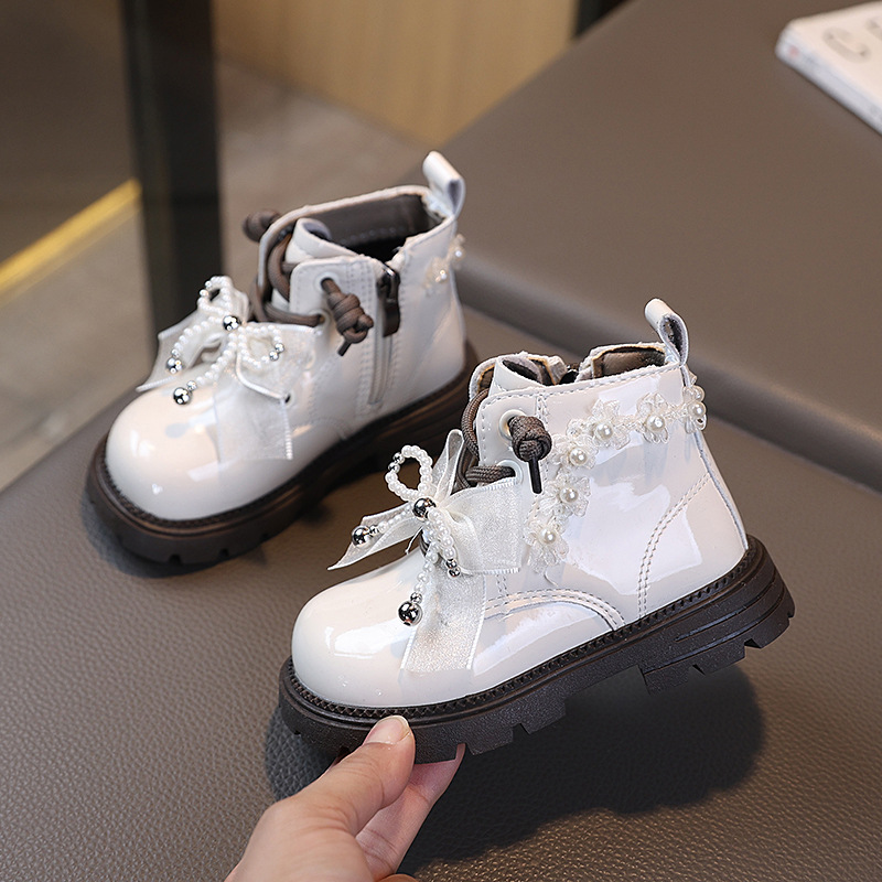 Girls' solid-color ankle boots 2025 autumn new style Children's pearl-decorated cute bow princess Martin boots single boots Application Scenario