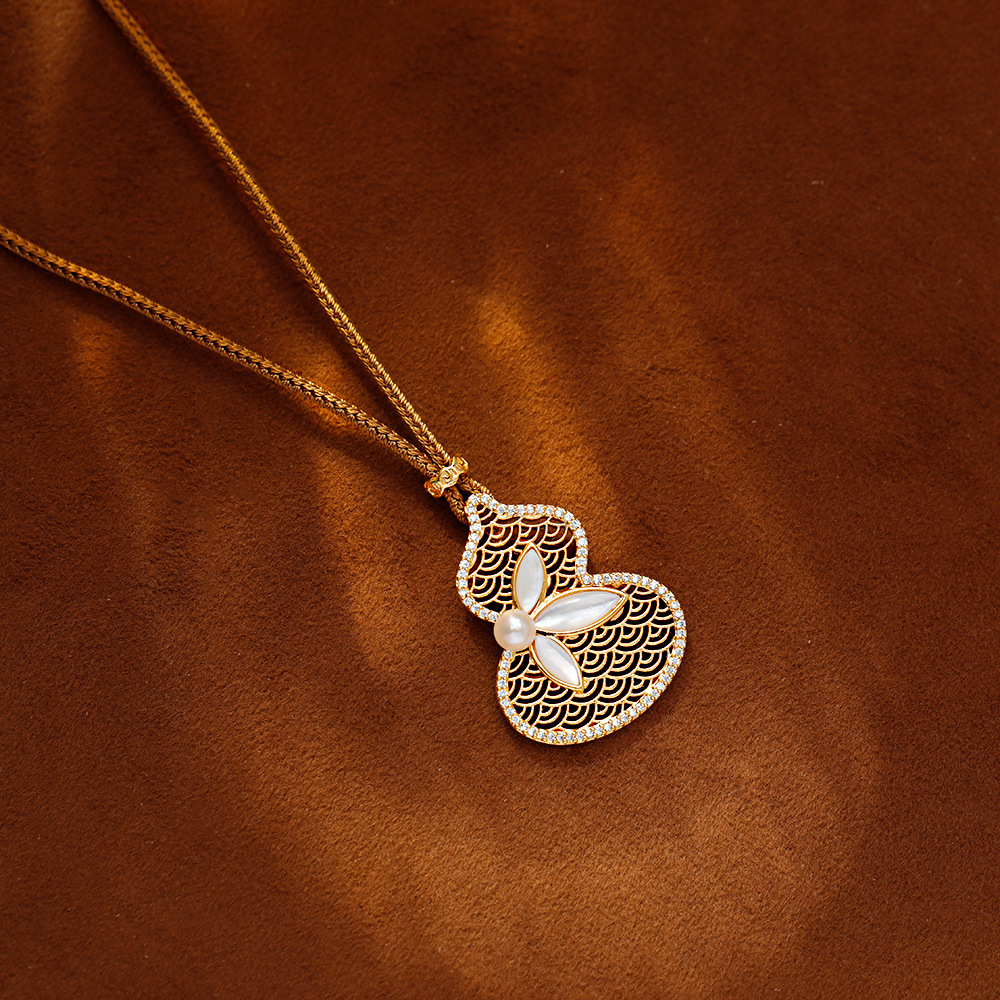 Hyacinth新中式国风葫芦吊坠项链女时尚轻奢小众设计贝壳仿珍珠秋冬毛衣链