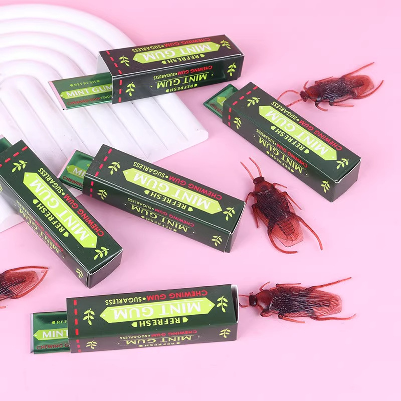 Cross-border simulated cockroach chewing gum creative prank and prank toy April Fool's Day new prank chewing gum Application Scenario
