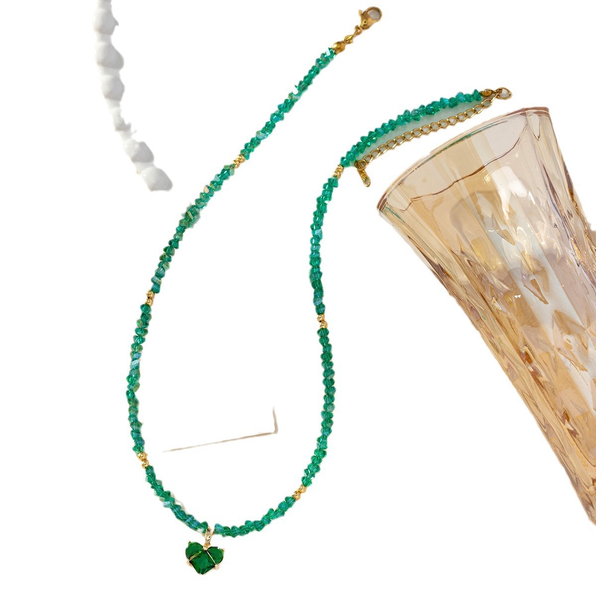 Spring new irregular-shaped crystal handcrafted beaded heart diamond pendant necklace, niche design, high-end collarbone chain Item Picture