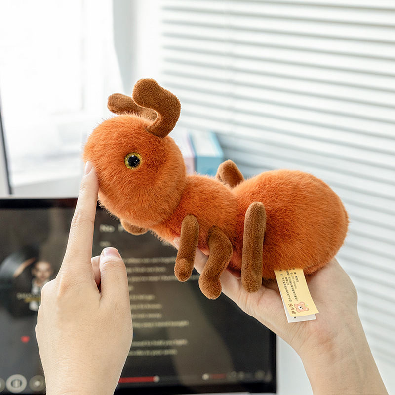 Bear Legend plush toys, ant simulation animals, handheld treasure dolls, cross-border birthday gifts, doll wholesale Application Scenario